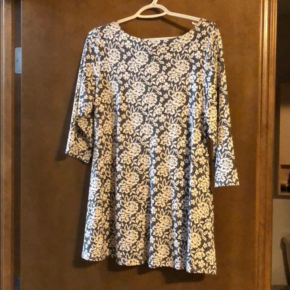 Black and white lace top - Picture 4 of 4